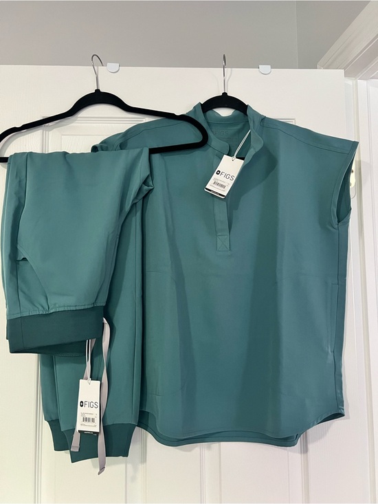 Figs Other - Figs Hydrogreen Scrubs set BNWT
